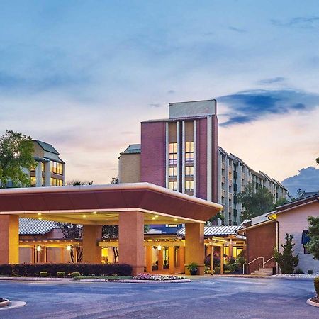 Blue Ridge Hotel & Conference Center Roanoke Bagian luar foto